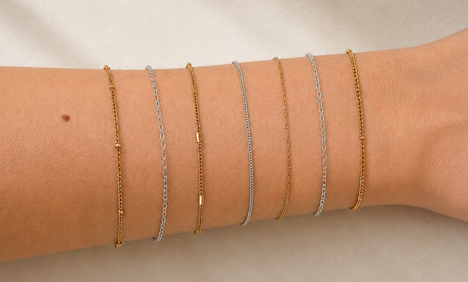 Wat is een Infinity Bracelet? Alles over de permanente armband