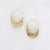 Gouden stainless steel oorbellen met gehamerde afwerking en golvend design.